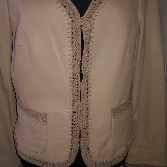 Nine West: Taupe/Nude Butter Soft Leather Blazer/Jacket W/Crochet Trim - Size L - Picture 3 of 10